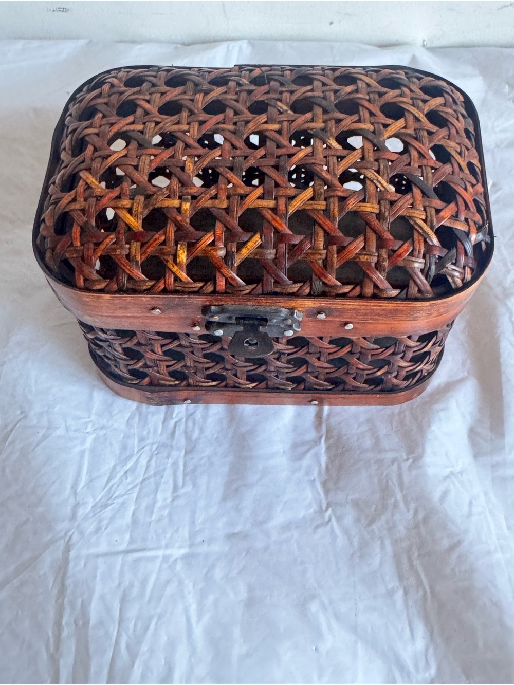 Woven Decorative Storage Mini Chest W3xL5xH3.5 Inches. New no tags